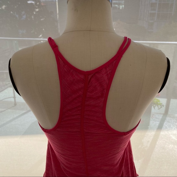 Lululemon bright pink tank top - Picture 6 of 8